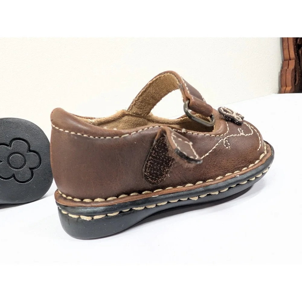 Arizona Jeans Co.‎ Girls Shoes Sz. 2 Mary Jane Brown Shoes